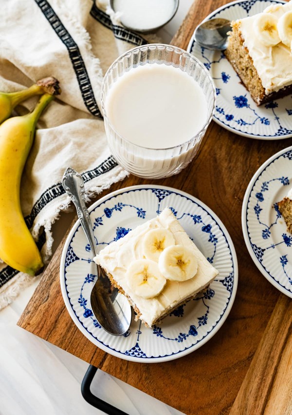 Banana cake