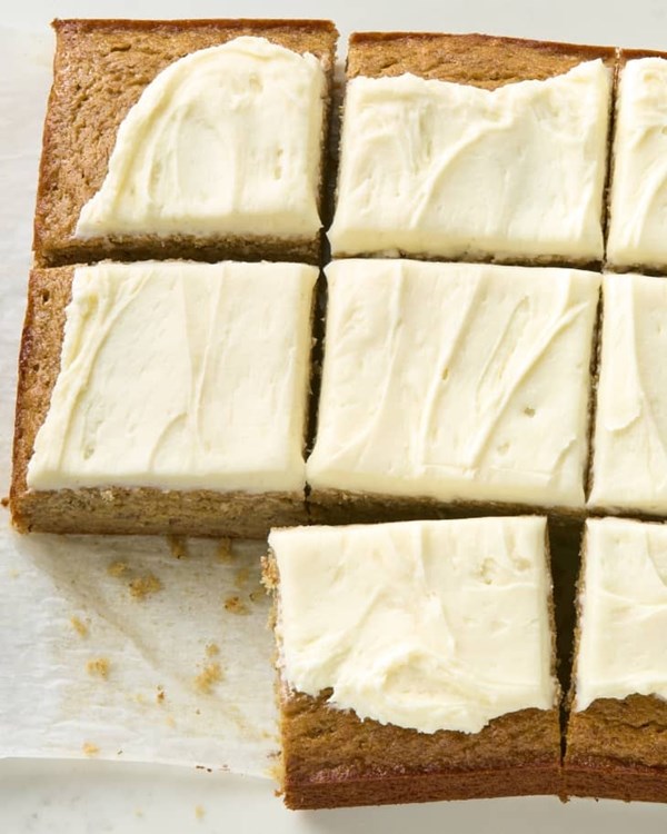 Banana cake with cream cheese frosting