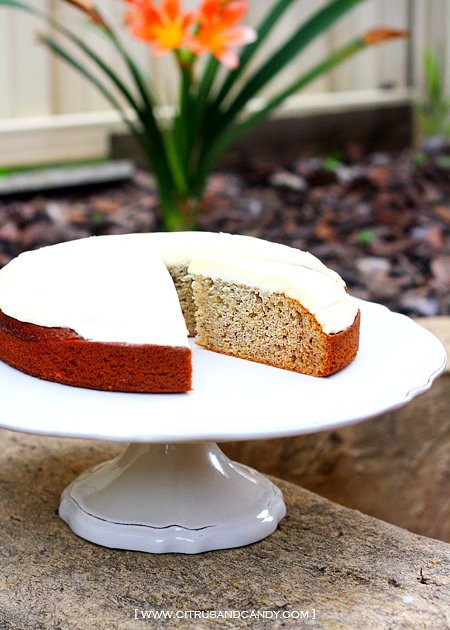 Banana cake with white chocolate cream cheese frosting