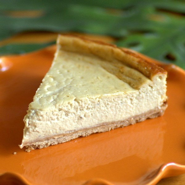 Banana cheesecake with cinnamon shortbread crust