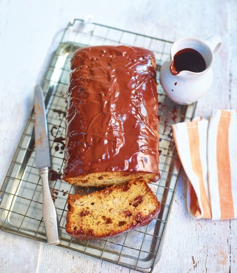 Banana-choc yogurt cake