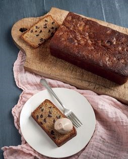Banana, chocolate and mango bread with chocolate ice cream