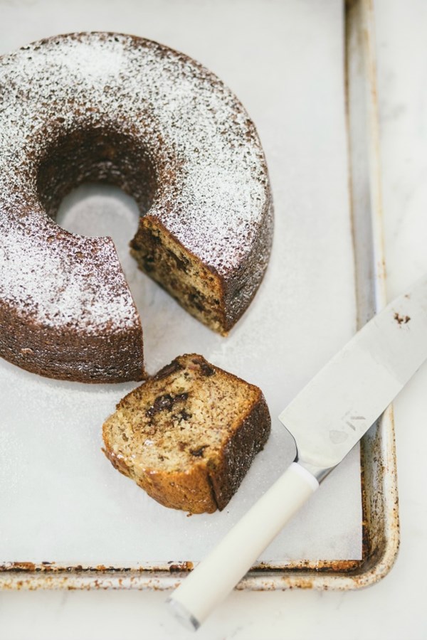 Banana chocolate bundt cake