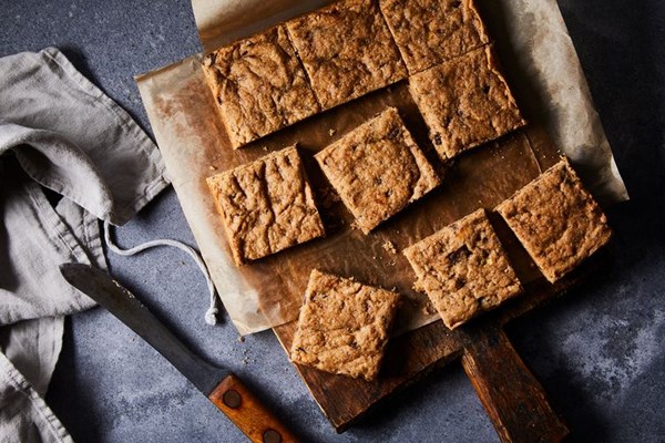 Banana chocolate chip blondies