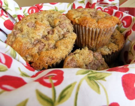 Banana cinnamon chip muffins