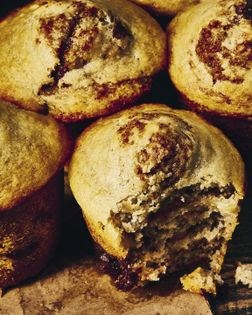 Banana cinnamon swirl muffins