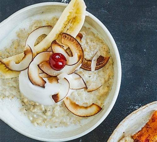 Banana colada porridge topper