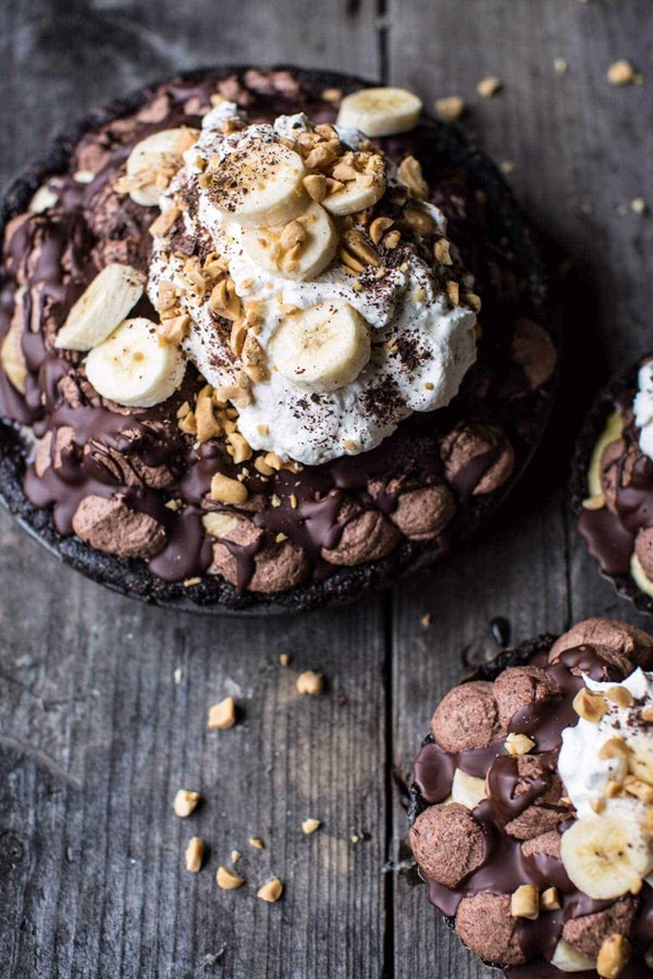 Banana cream pie with chocolate and peanut!