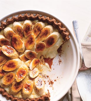 Banana cream pie with whole grain chocolate crust