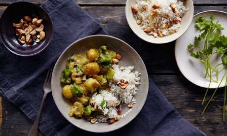 Banana curry with cashew rice