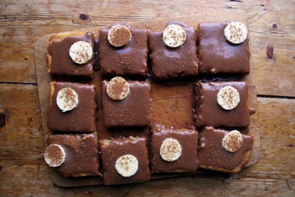 Banana espresso choc-chip traybake