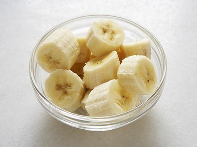 Banana feuilletés with caramel sauce
