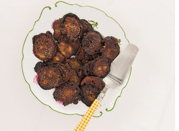 Banana fritters with cinnamon-sugar and rum