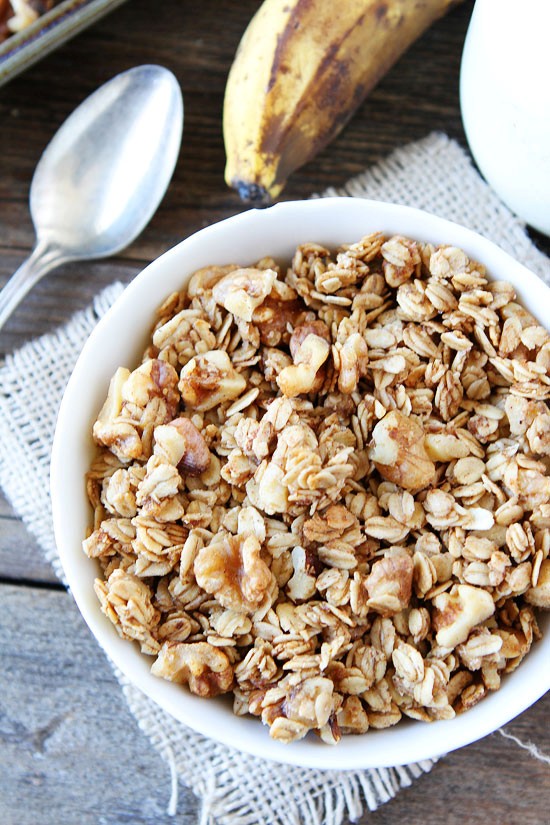 Banana granola