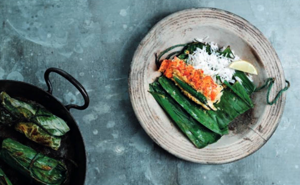 Banana leaf lobster parcels (Galda chingri paturi)