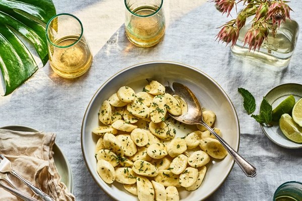 Banana-mint salad