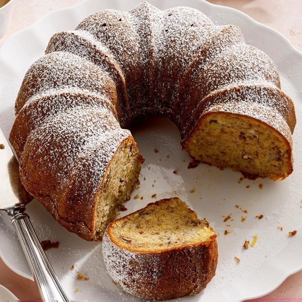 Banana-nut bundt cake