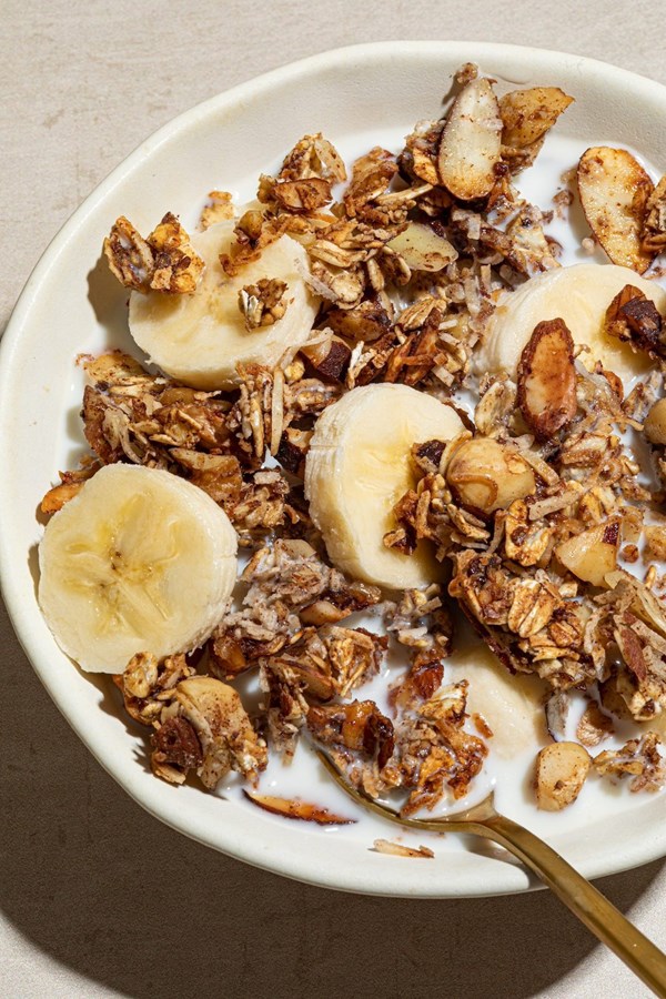 Banana-nut crunch granola
