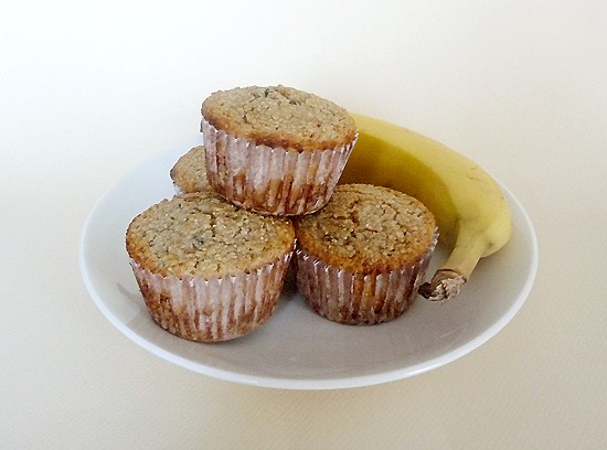 Banana-nut oat bran muffins