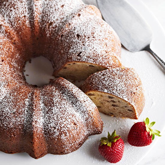Banana-nut pound cake