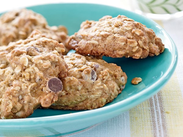 Banana-oatmeal chocolate chip cookies