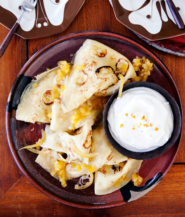 Banana pancakes with pineapple and crème fraîche