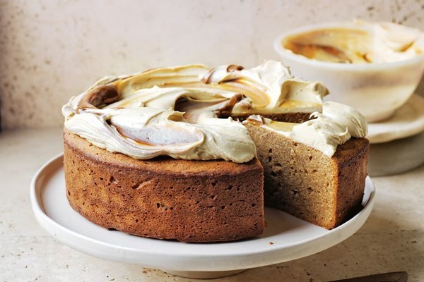 Banana, peanut butter and caramel mud cake