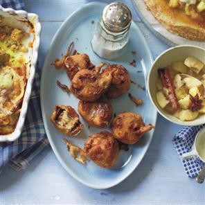 Banana, peanut butter and chocolate (pancake fritters)
