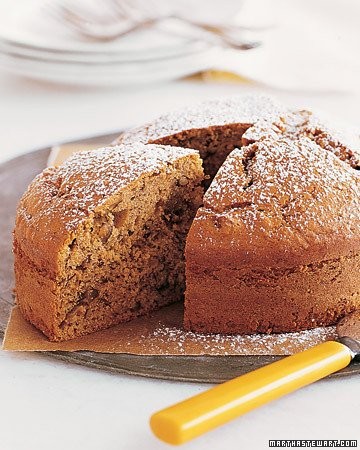 Banana pecan cake