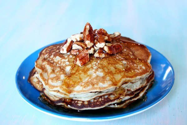 Banana-pecan pancakes