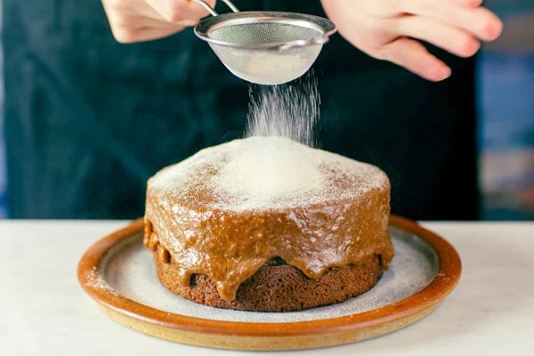 Banana peel toffee cake