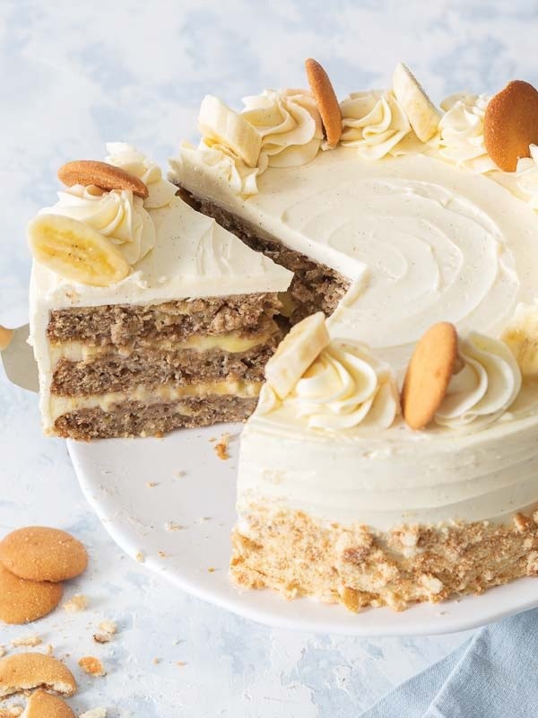 Banana pudding hummingbird cake