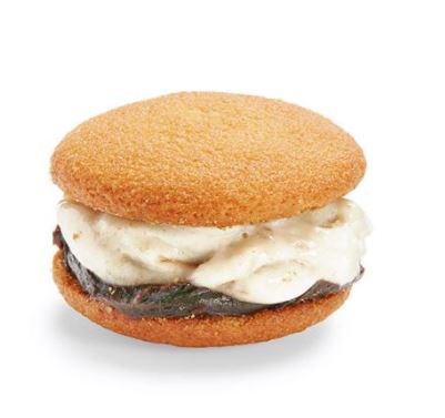 Banana pudding "nice" cream sandwiches