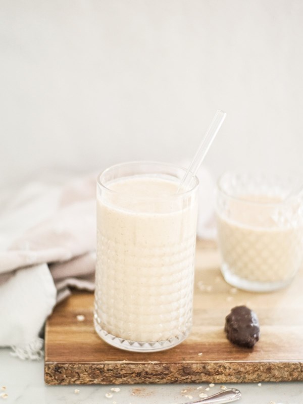 Banana smoothie with peanut butter
