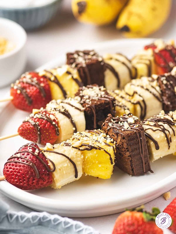 Banana split dessert kabobs