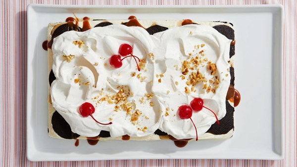 Banana-split "ice cream" cake