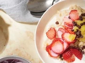 Banana split oatmeal bowls