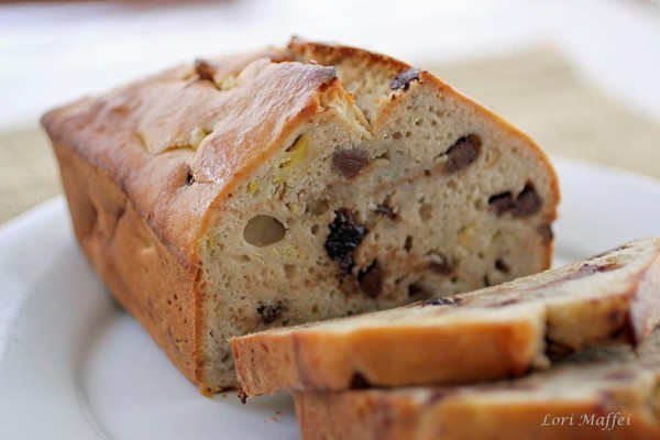 Banana-split tea bread