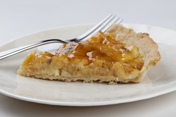 Banana tart with guava glaze