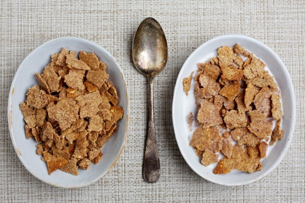 Banana-walnut bran flakes