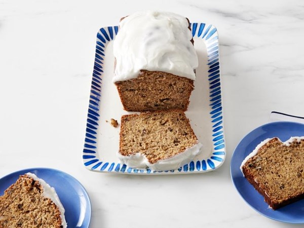 Banana-walnut bread with cream cheese frosting 