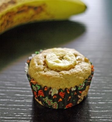 Banana walnut muffins