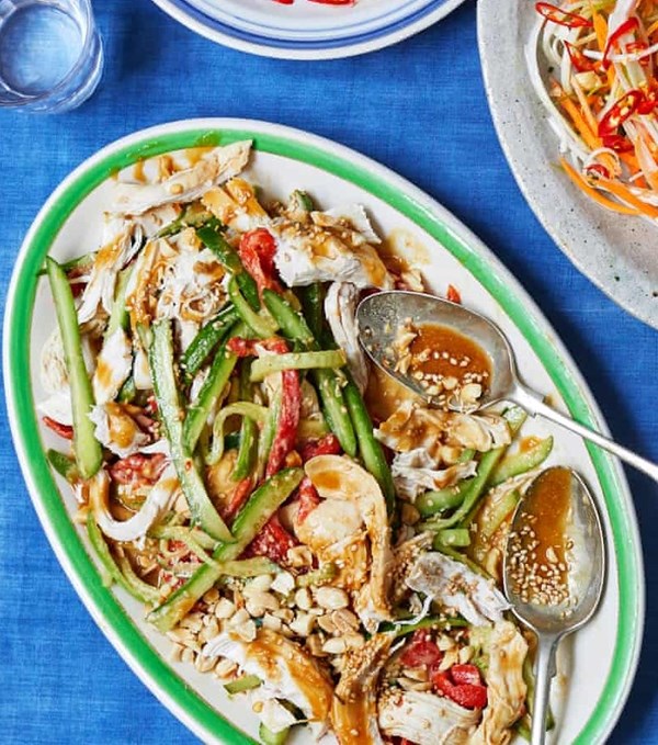 Bang bang chicken salad