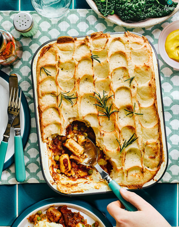 Bangers and mash pie
