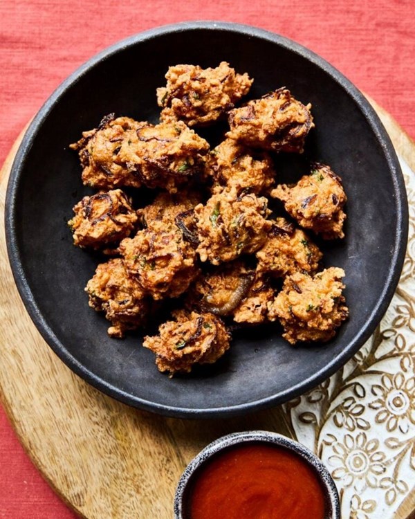 Bangladeshi prawn fritters (Chingri macher bora)