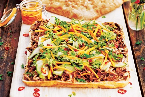 Banh mi muffaletta