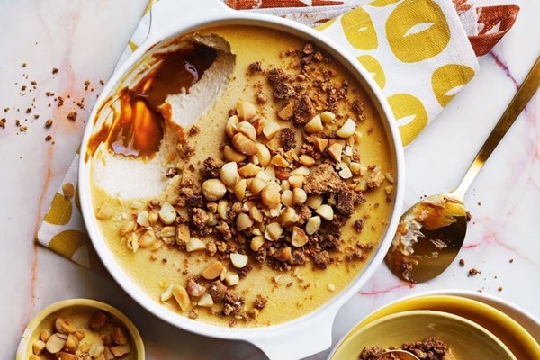 Banoffee cream pudding with white choc crumble