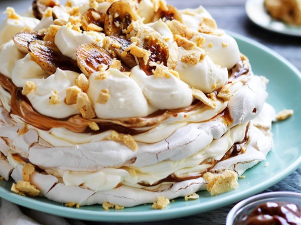 Banoffee meringue with honeycomb