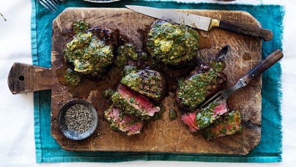 Barbecue beef fillet with curry butter