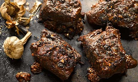 Barbecue beef short ribs with black garlic and Urfa chilli